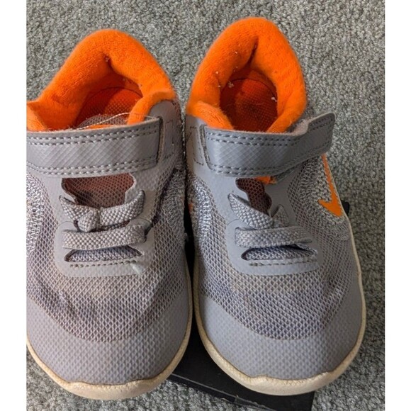 Nike Revolution 3 Infant Shoes Size 6C 819415-005 Gray Orange - Picture 1 of 6